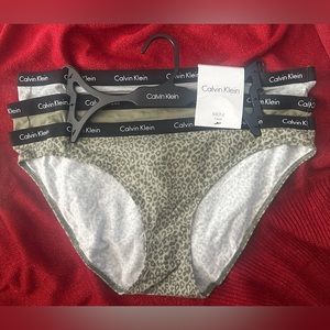 NWT Calvin Klein 3-pack Bikini Panties Size Large
